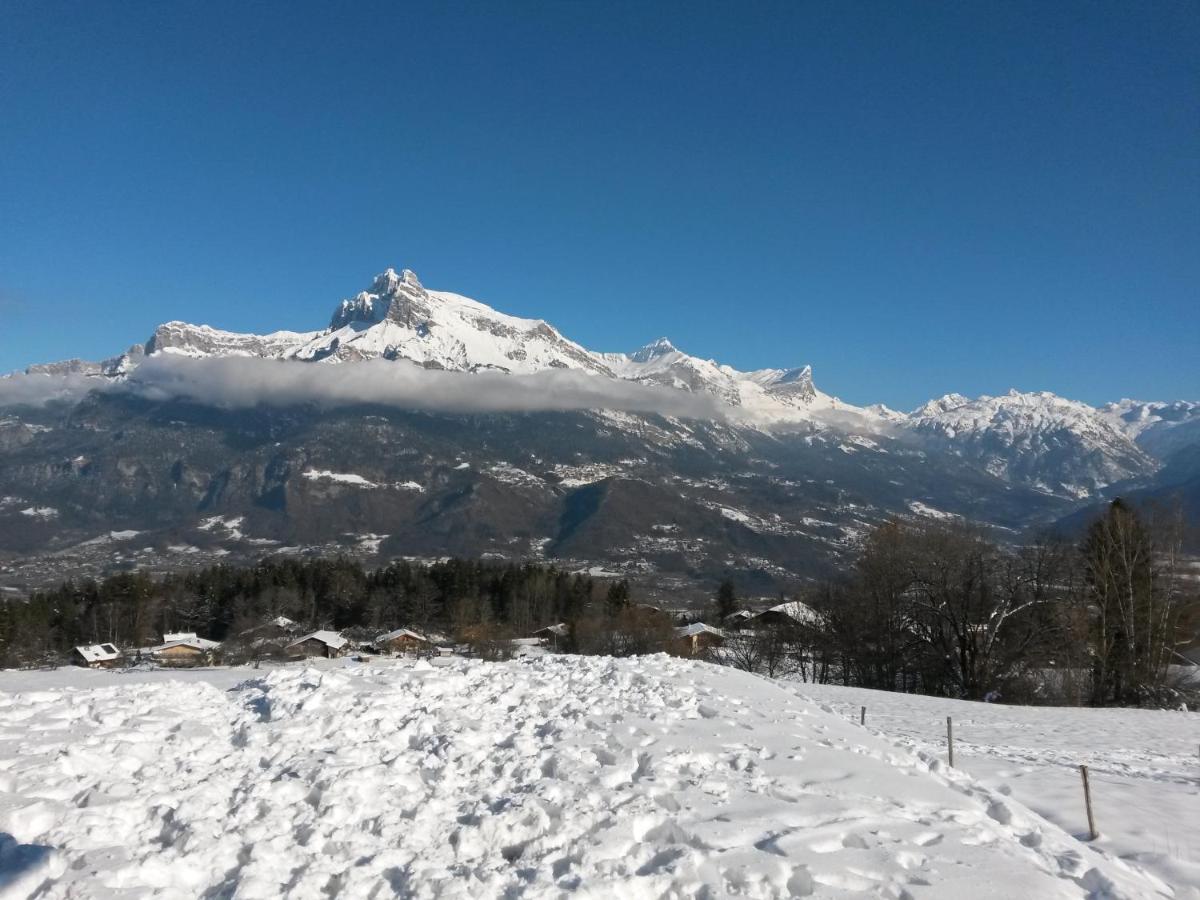 Rez De Chaussee Tres Calme Vue Mont-Blanc Combloux Pokoj fotografie